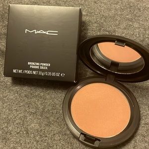 BNIB | MAC Cosmetics | Bronzing Powder | A21 Bronze
